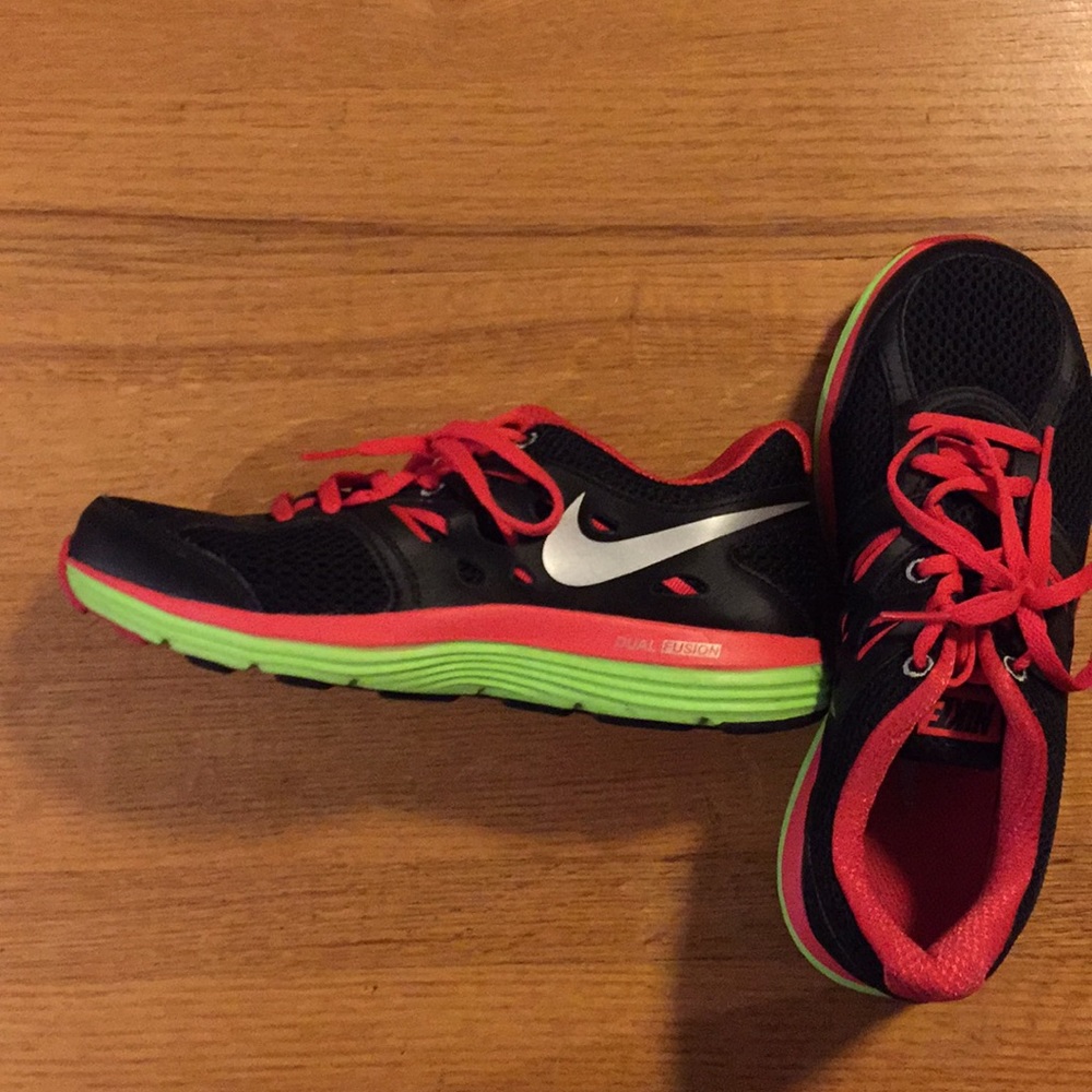 Nike dual fusion lite shoes